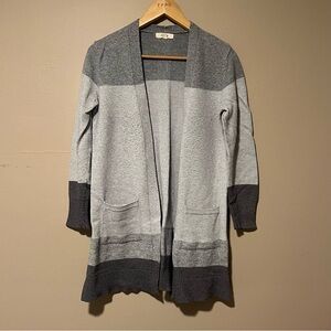 Elegant Two-Tone Gray Cardigan